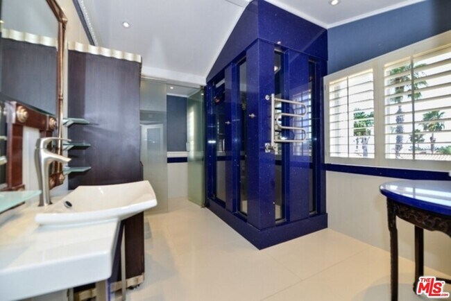 Building Photo - 6473 Zuma View Pl