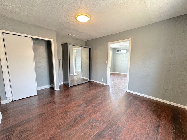 Building Photo - 3906 Tularosa Ave