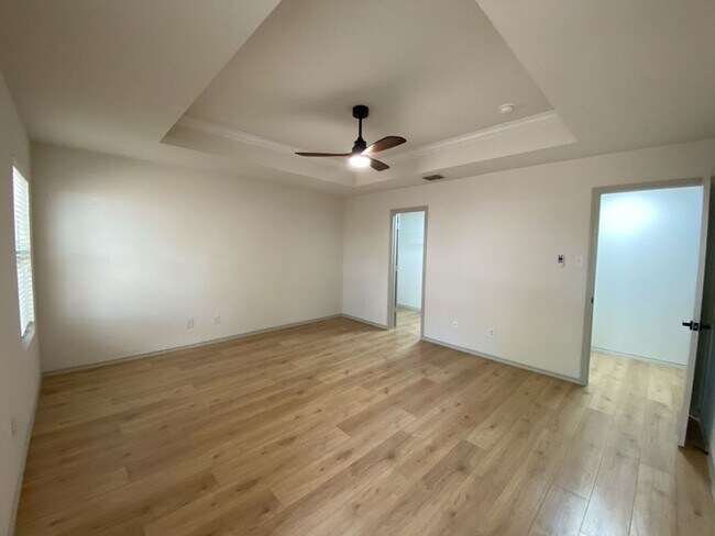 Building Photo - 1 STORY 3 BEDROOM WITH AN OFFICE AND 2 BATHROOM.