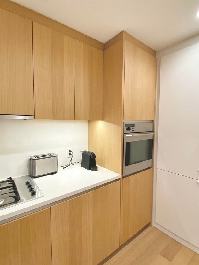 Building Photo - 17 Independence Way