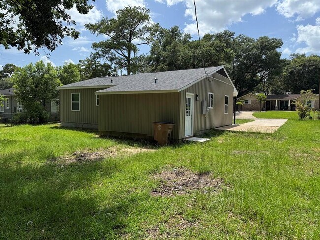 Building Photo - 2120 Baker Rd