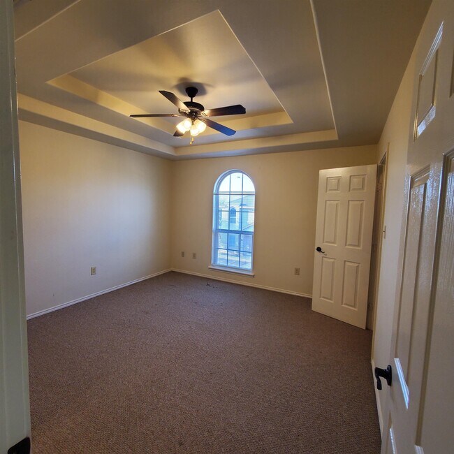 Building Photo - 1007 Emerald Valley Dr