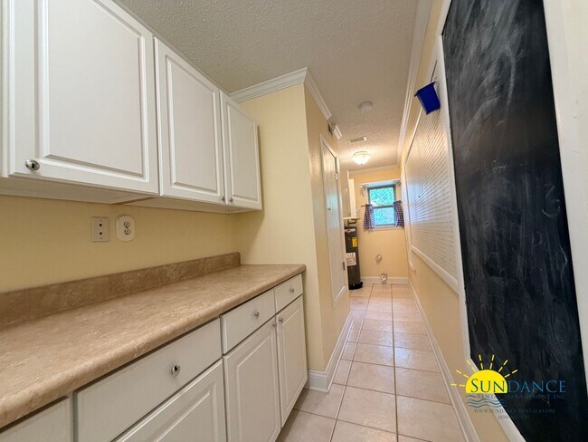 Building Photo - Stunning 3 Bedroom Home in Valparaiso with In-ground pool!