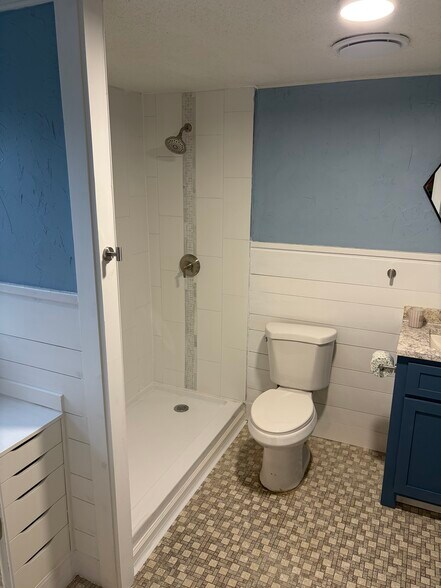 Building Photo - 5329 Cherry St