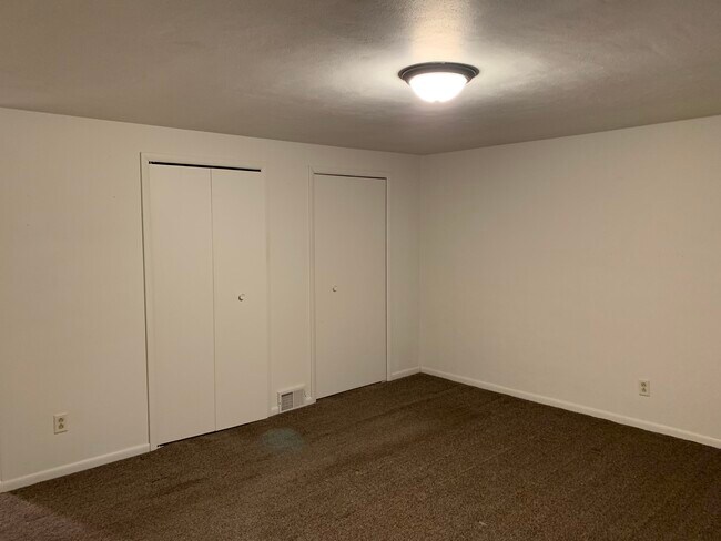 Building Photo - 605 Woodmere Dr