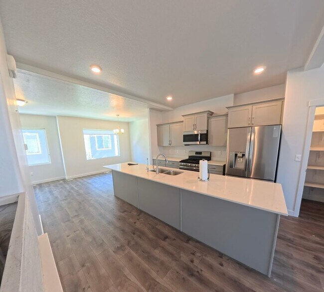 Building Photo - Lexington Townhome - Orem