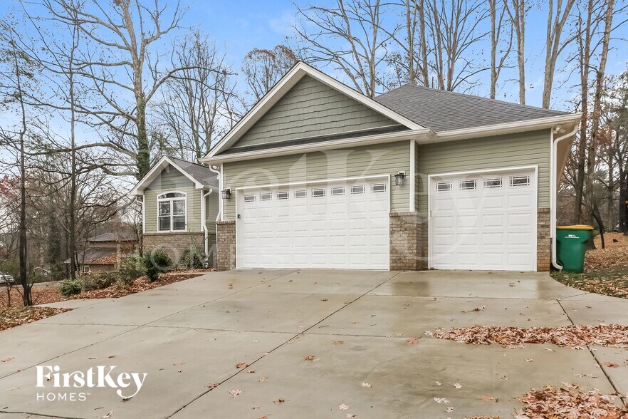 Building Photo - 105 Jefferson Dr