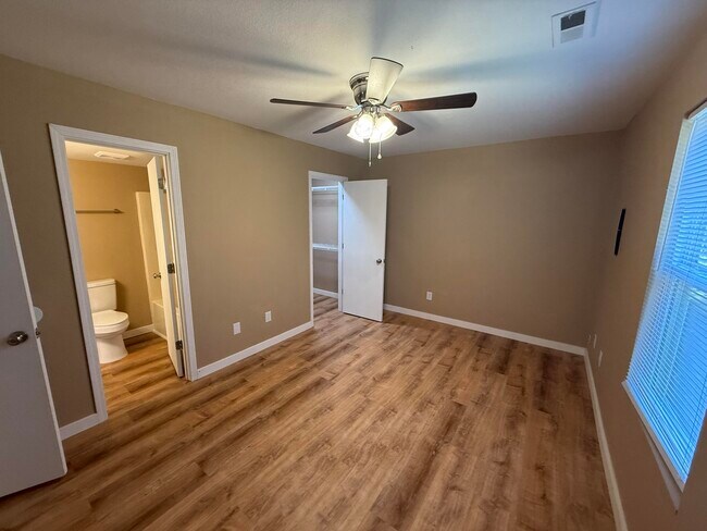 Building Photo - 1707 Hanover Blvd