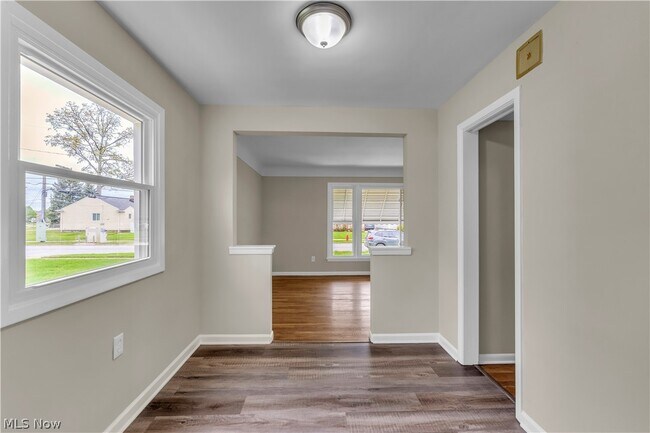 Building Photo - 29210 Green Dr