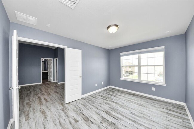 Building Photo - 931 Barstow Dr