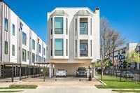 Building Photo - 2002 N Fitzhugh Ave