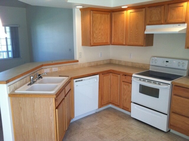 Building Photo - Beautiful 4-Bed Home in Quiet Creekwood Subdivision – High Convenience, Low Stress!