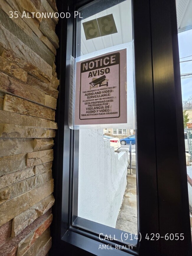 Building Photo - 35 Altonwood Pl