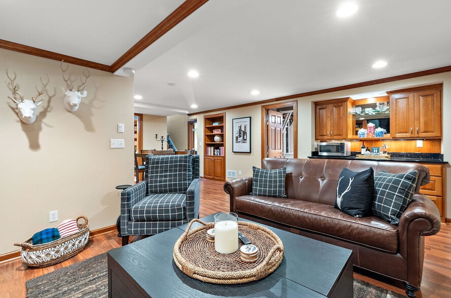 Building Photo - 5252 Drew Ave S