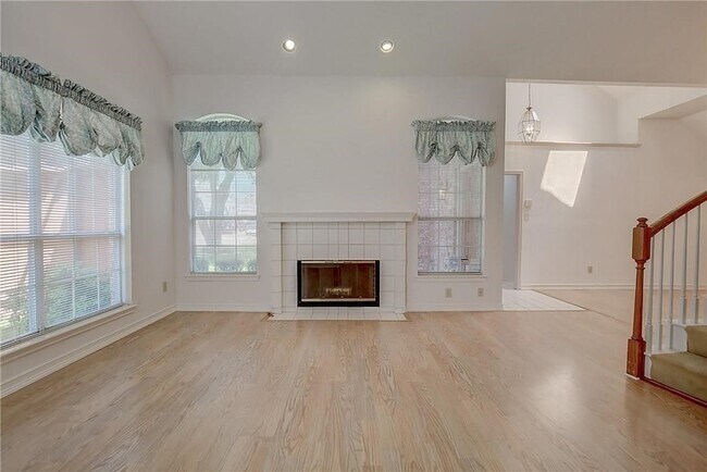 Building Photo - 3005 Warm Springs Ln