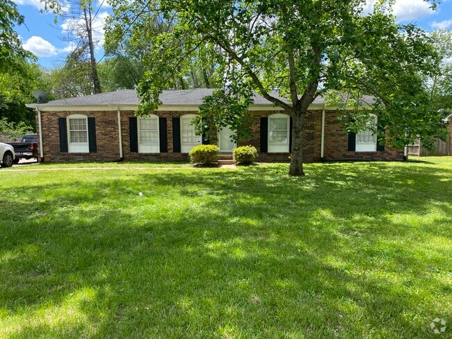 Building Photo - 641 Harpeth Bend Dr