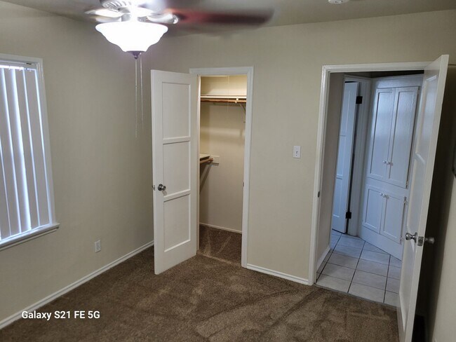 Building Photo - 2100 Cabrillo Ave