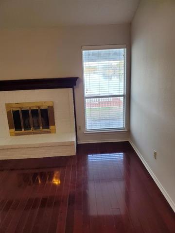 Building Photo - 1317 Lakeshore Dr