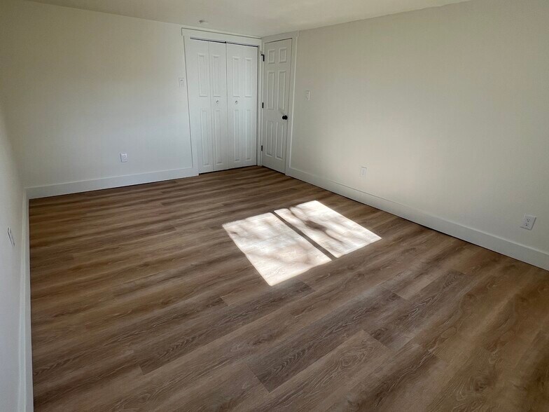 Building Photo - 3367 Parnell Dr