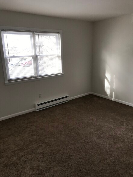 Master Bedroom 1 - 88 Belair Dr