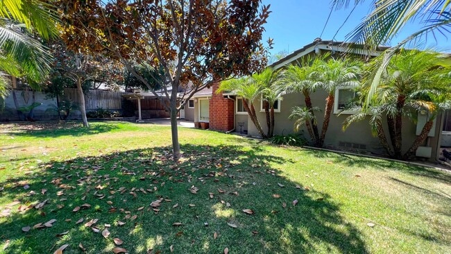 Building Photo - 3 Bdrm Detached Haome Available In Sought After La Mesa Neighborhood