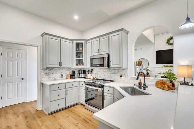 Building Photo - Gorgeously Updated 4 Bed/3.5 Bath in Tranquilla Hall - Buckhead