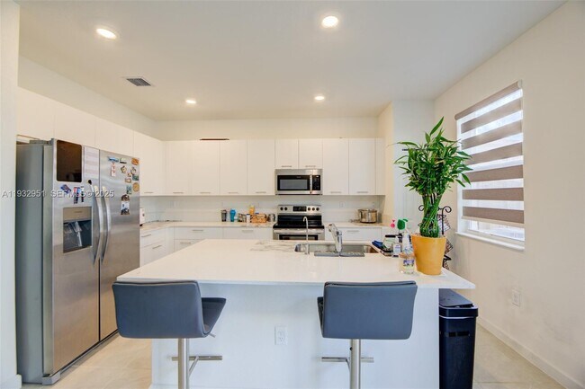 Building Photo - 12604 NW 23rd Pl