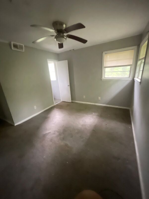 Building Photo - 2718 E Benwood Dr