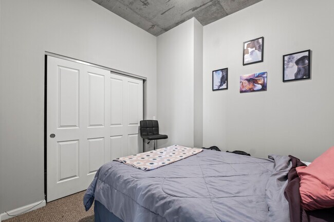 Building Photo - 1464 S Michigan Ave