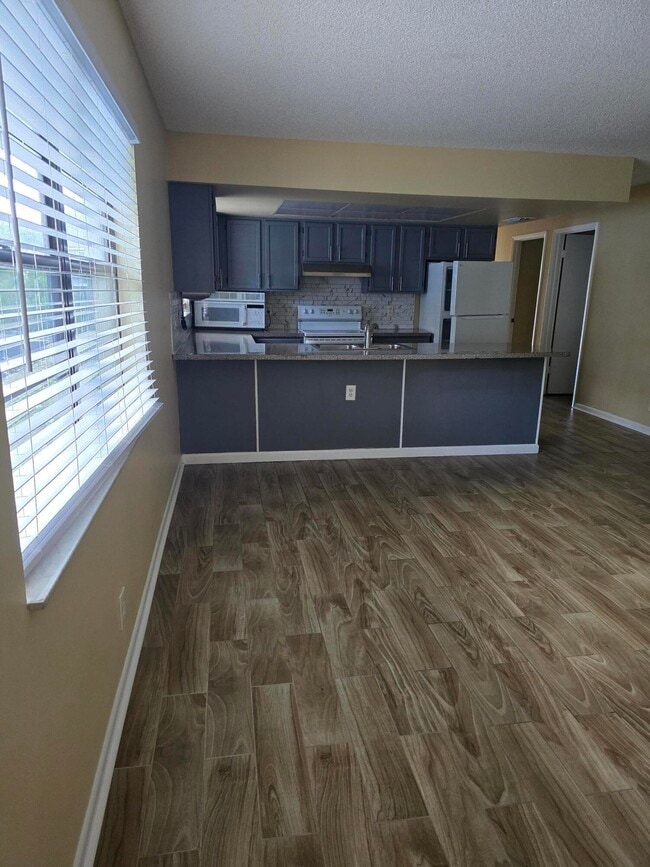 Building Photo - 13800 Bottlebrush Ct