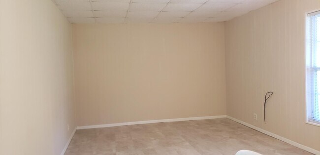 Building Photo - 404 Prairie Lake Dr