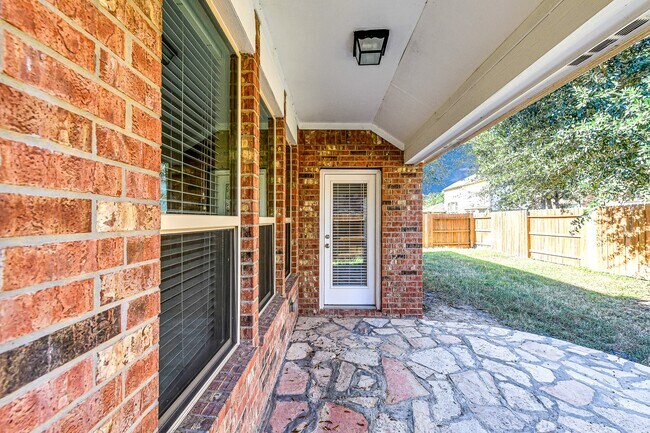 Building Photo - 4834 Oak Rambling Dr