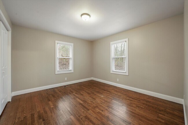 Building Photo - Harriman 37748 - Charming 2-bedroom, 1.5-bathroom Home nestled on 3.8 acres of woods - Contact Ch...