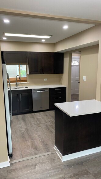 Building Photo - 150 Saratoga Ct