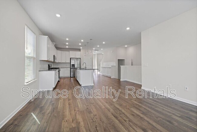 Building Photo - 1268 Commack Dr