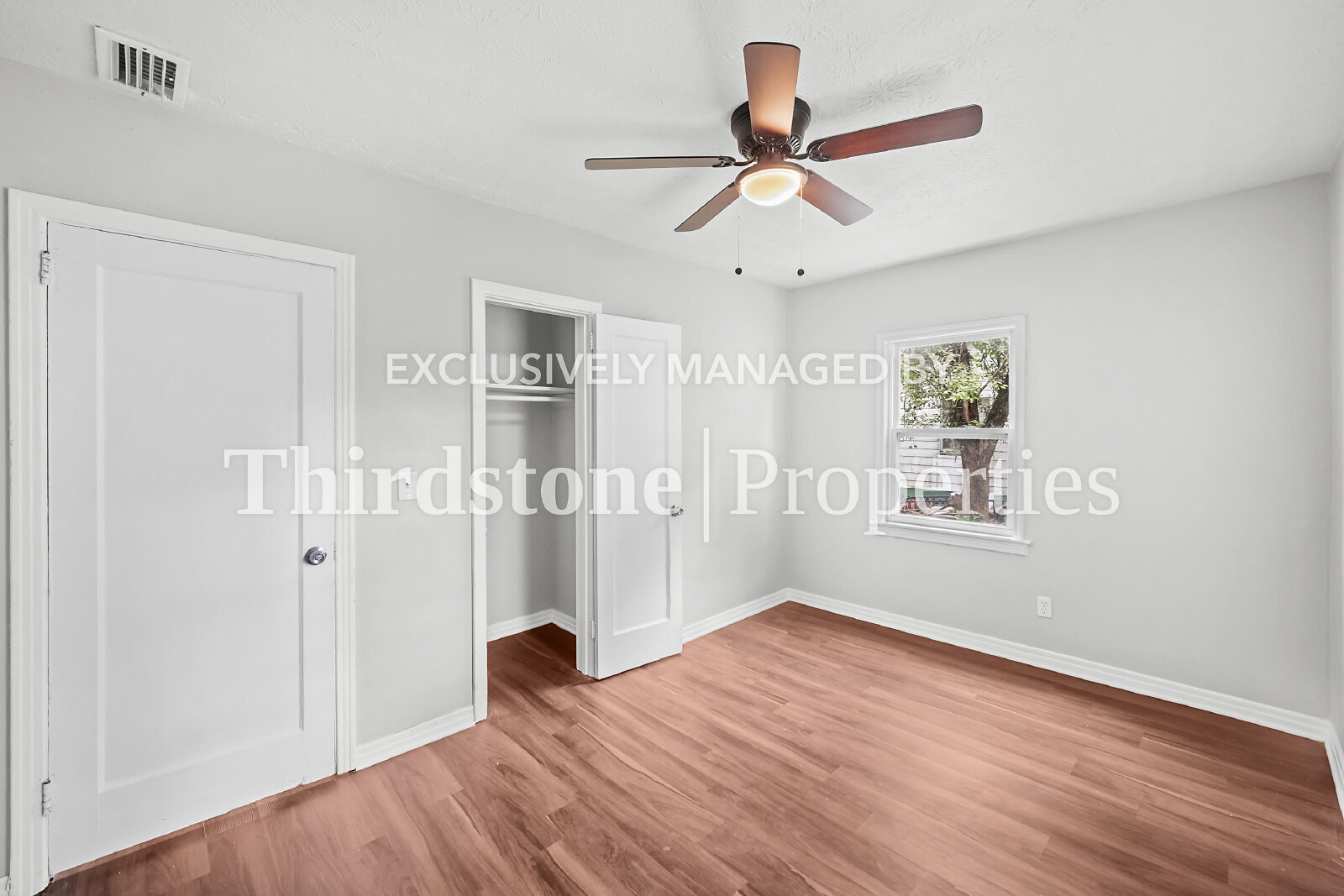 Building Photo - 3032 W 5th St