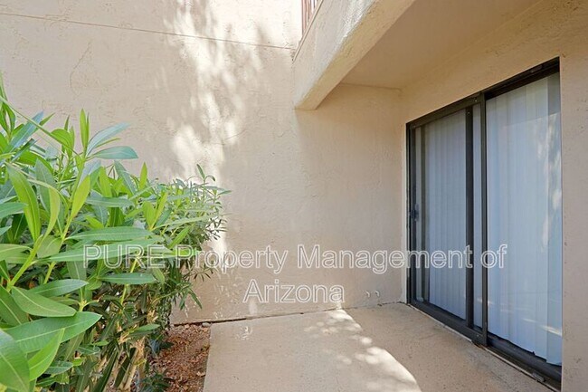 Building Photo - 9355 N 91st St