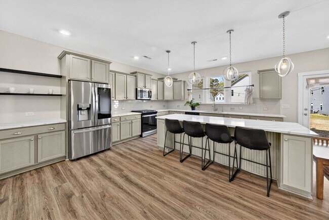 Building Photo - Spacious 5-Bedroom Home in Arlington Meadows!