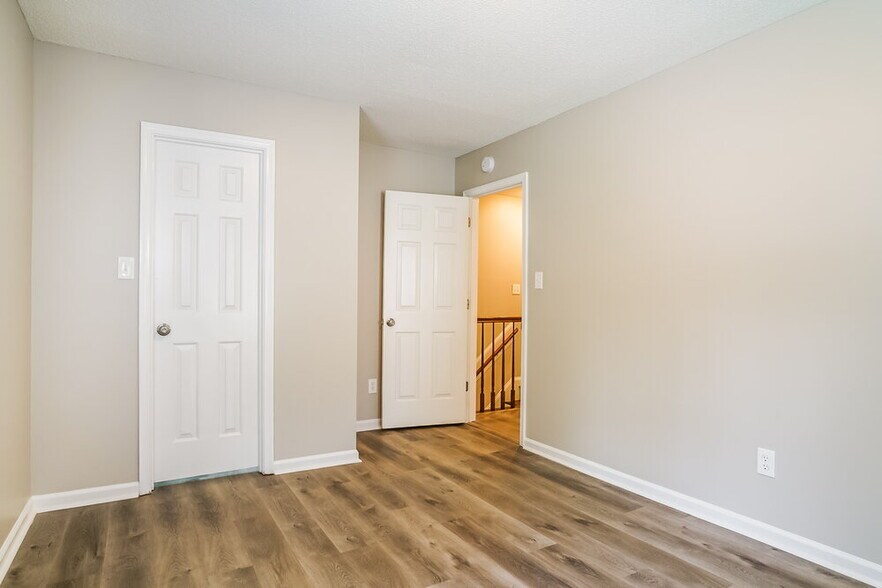 Building Photo - 1716 Netherfield Ln