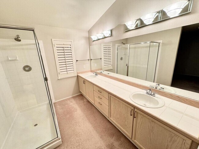 Building Photo - 5000 NW Village Park Dr