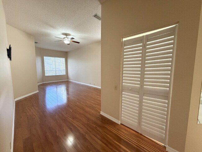 Building Photo - 3107 Westridge Dr