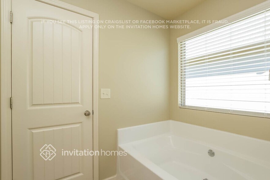Building Photo - 436 Grenier Terrace NE