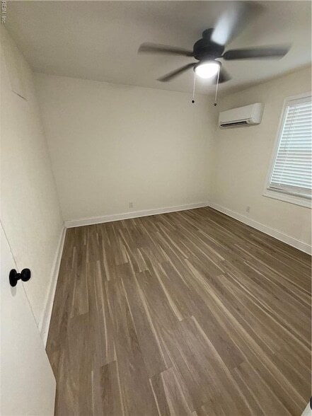 Building Photo - 9654 Selby Pl