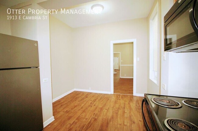 Building Photo - 1913 E Cambria St