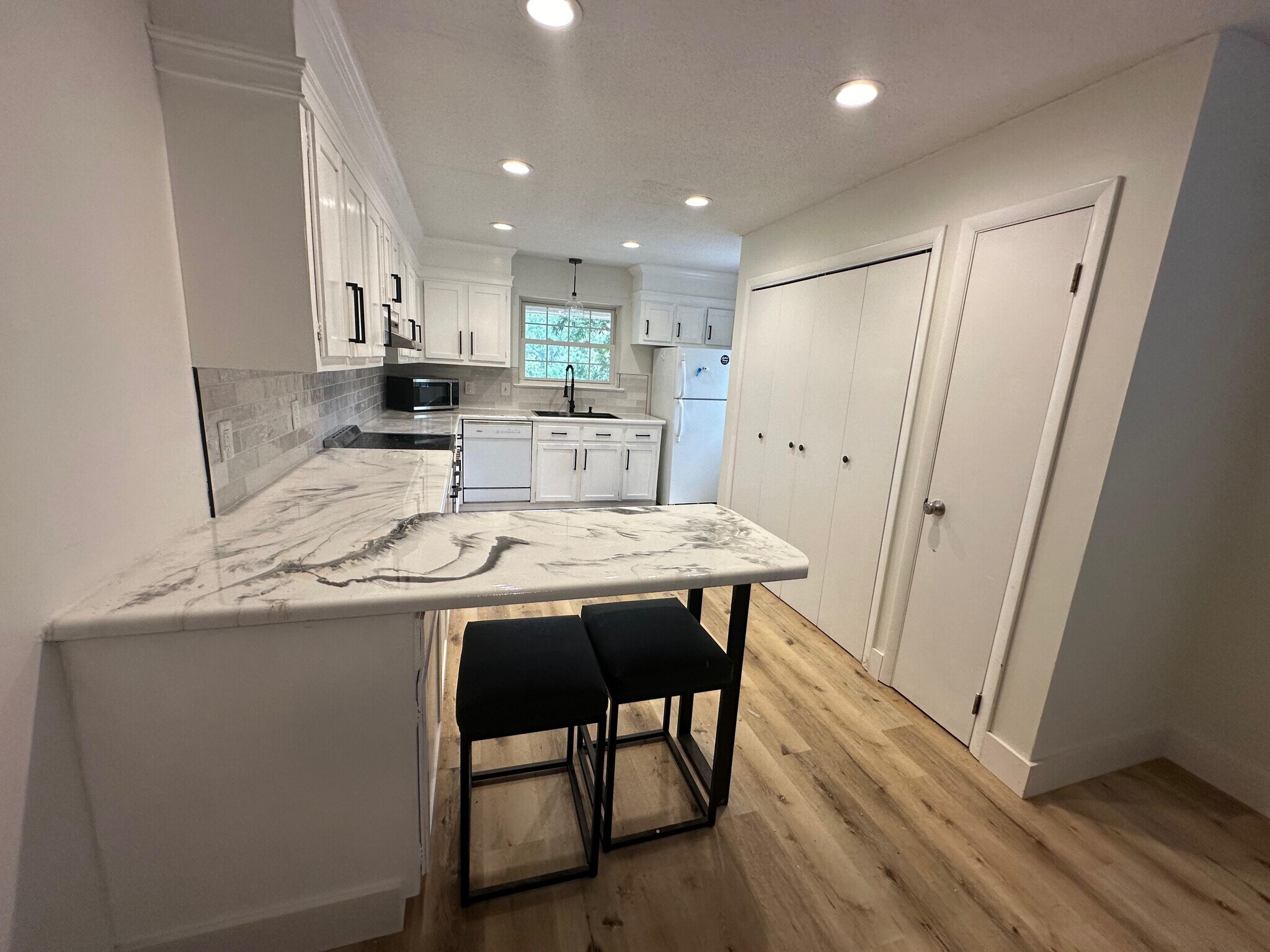 Building Photo - 2765 Tanglewood Dr