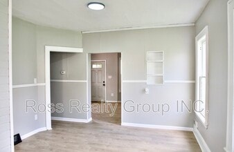 Building Photo - 635 Milton St