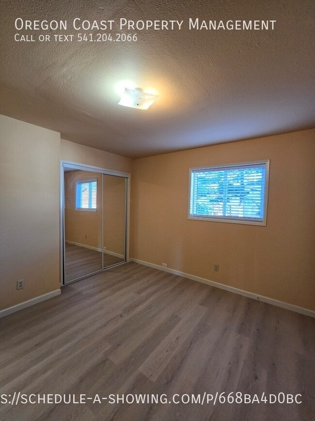 Building Photo - 1441 NW 20th St