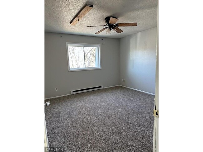 Building Photo - 880 E 6th St