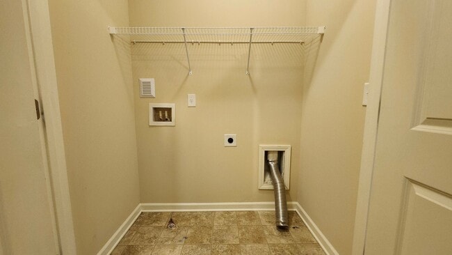 Building Photo - Modern Corner-Lot Townhome in Berkeley Vil...