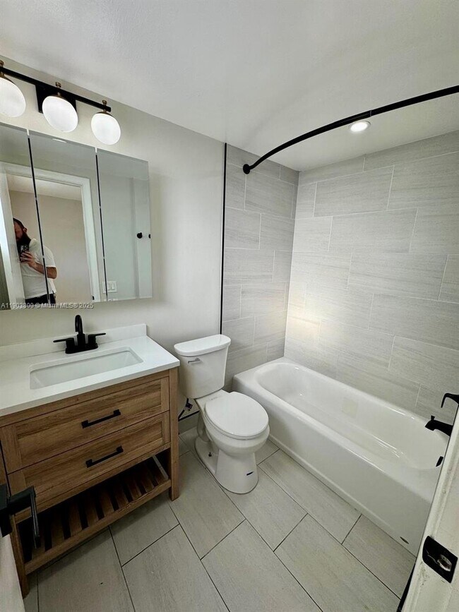 Building Photo - 1720 Cleveland St